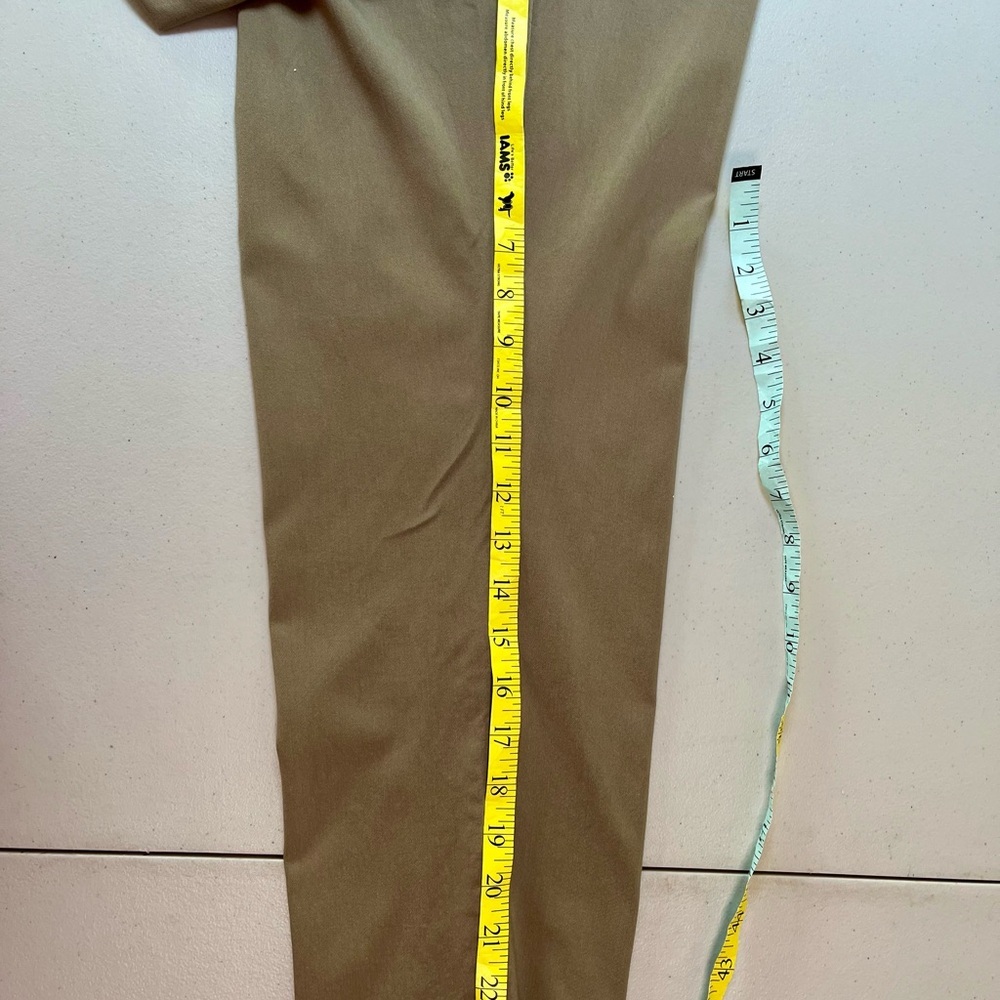 Roz & Ali Tan Ankle Cropped Pants classic Collection, size 16P - Picture 10 of 11